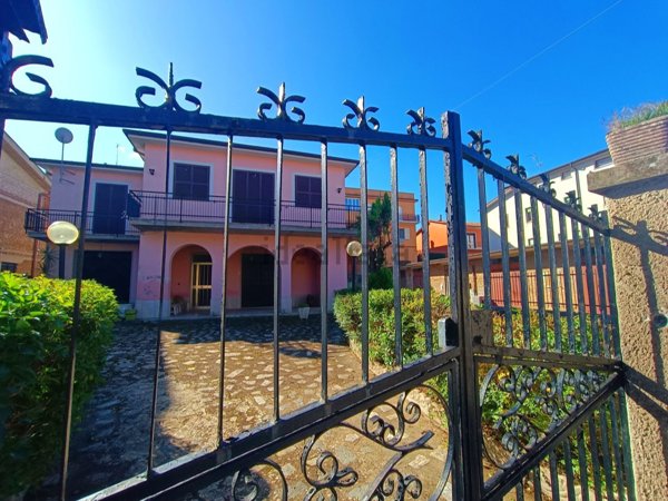 casa indipendente in vendita a Faleria