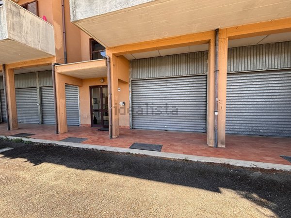 locale commerciale in vendita a Faleria