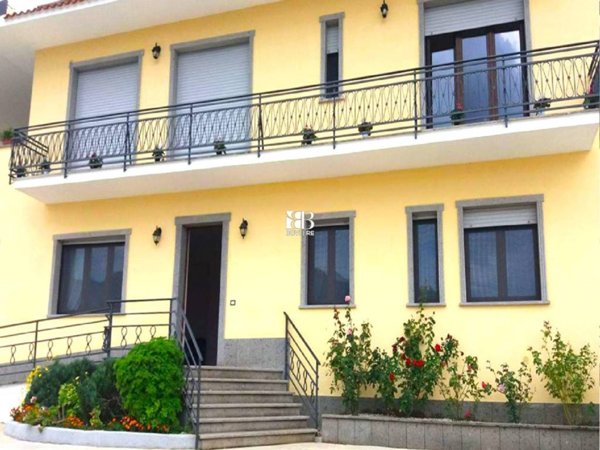 intera palazzina in vendita a Faleria