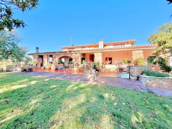 casa indipendente in vendita a Faleria