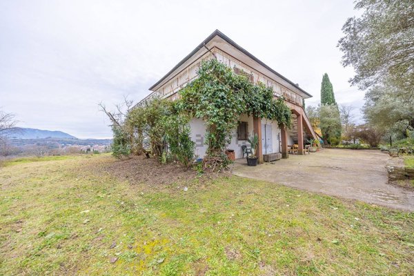 casa indipendente in vendita a Faleria