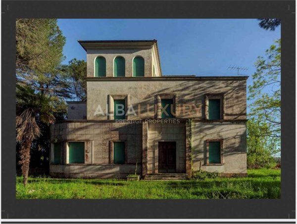 casa indipendente in vendita a Farnese