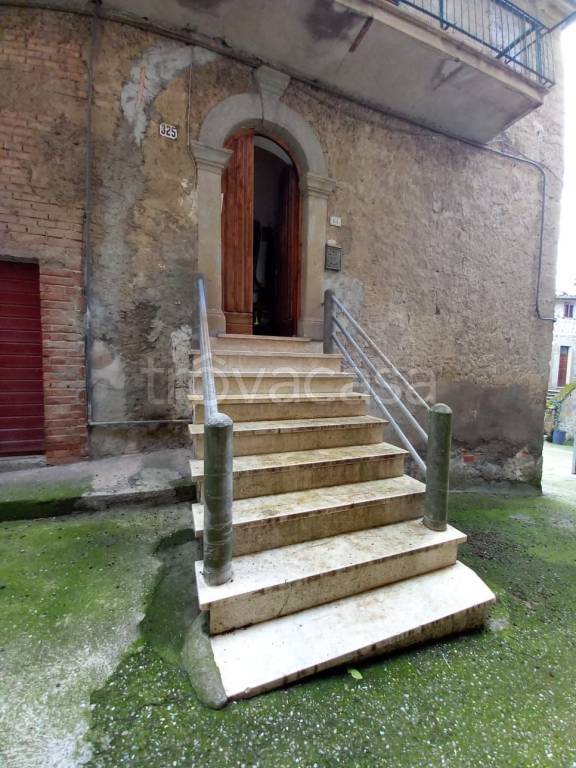 casa indipendente in vendita a Farnese