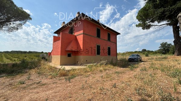 casale in vendita a Farnese
