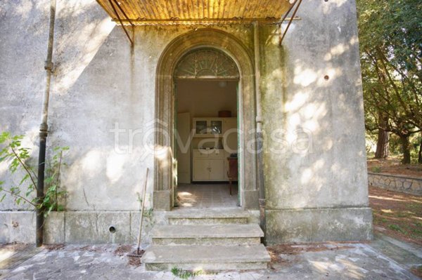 casa indipendente in vendita a Farnese