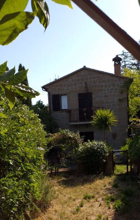 casa indipendente in vendita a Farnese