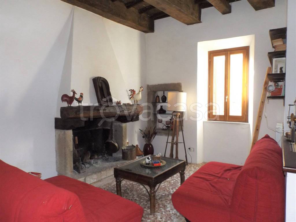 appartamento in vendita a Farnese
