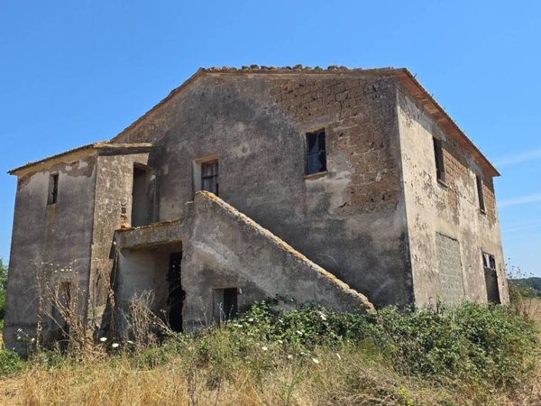 casa indipendente in vendita a Farnese