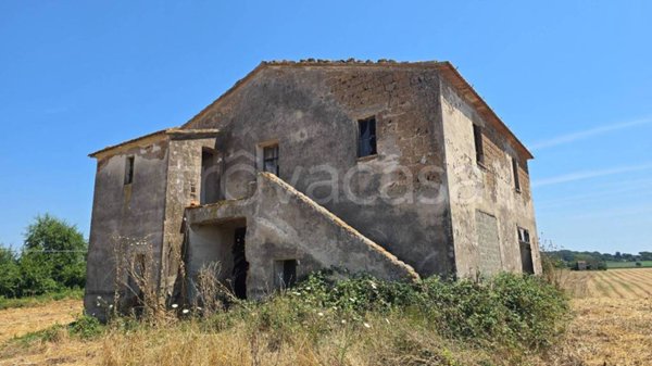 casa indipendente in vendita a Farnese