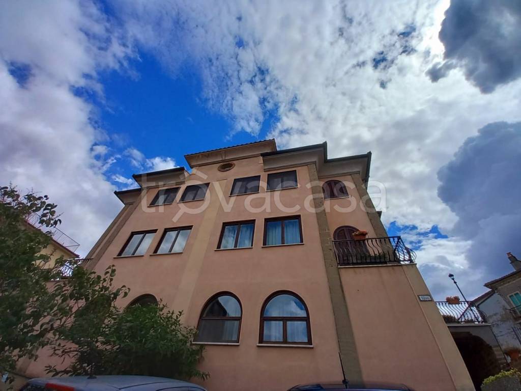 casa indipendente in vendita a Farnese