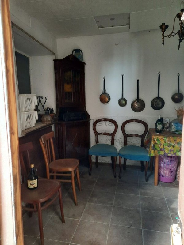 locale di sgombero in vendita a Farnese