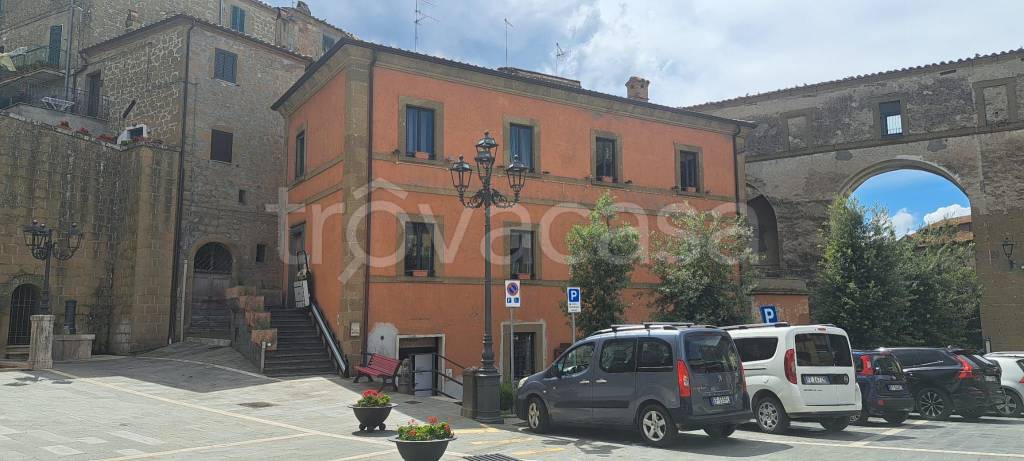 negozio in vendita a Farnese