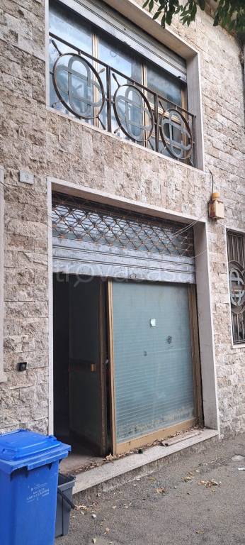 negozio in vendita a Farnese