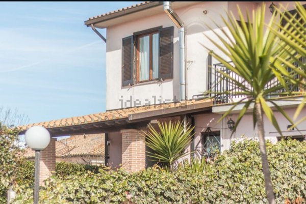 casa indipendente in vendita a Farnese