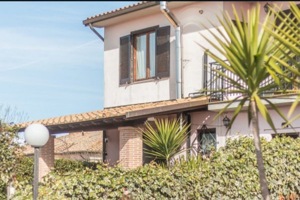 casa indipendente in vendita a Farnese