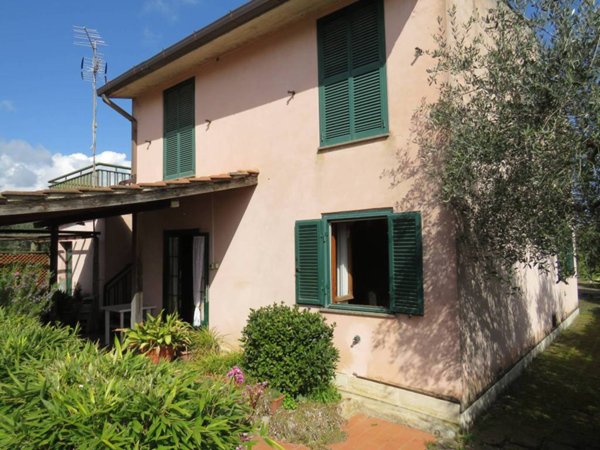 casa indipendente in vendita a Gallese