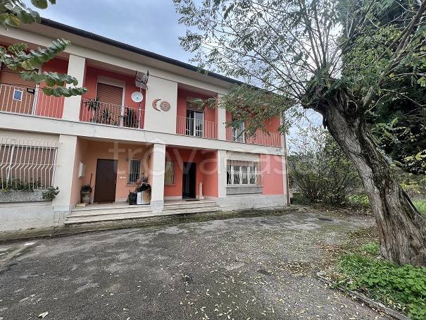 villa in vendita a Gallese