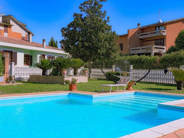 casa indipendente in vendita a Gallese