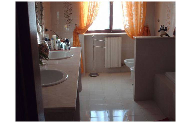 casa indipendente in vendita a Gallese