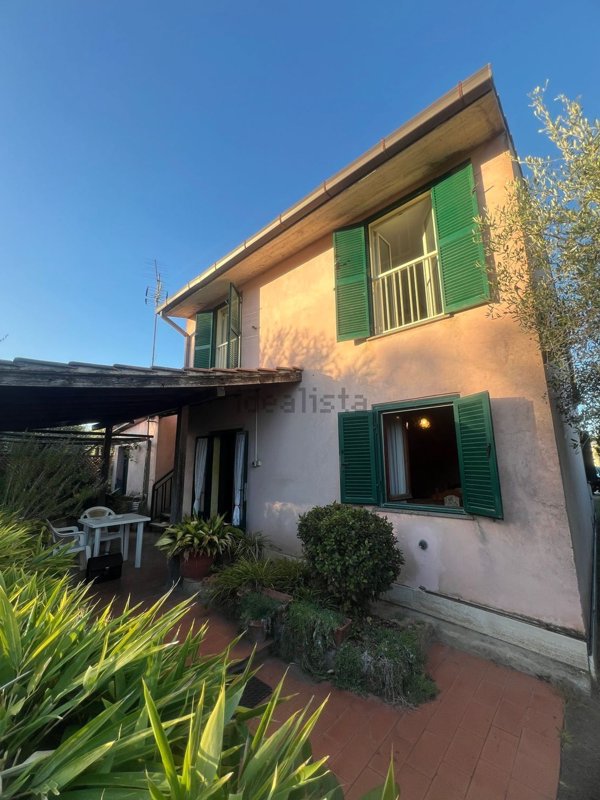 casa indipendente in vendita a Gallese