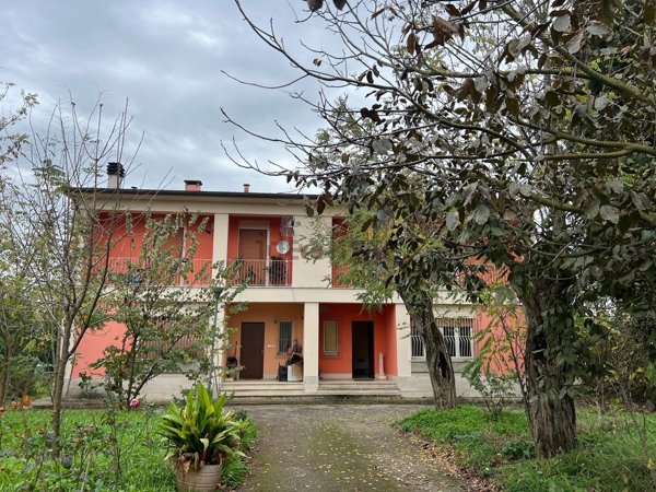 casa indipendente in vendita a Gallese