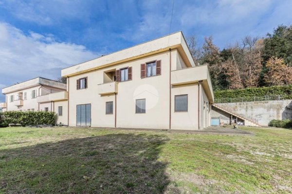 casa indipendente in vendita a Gallese