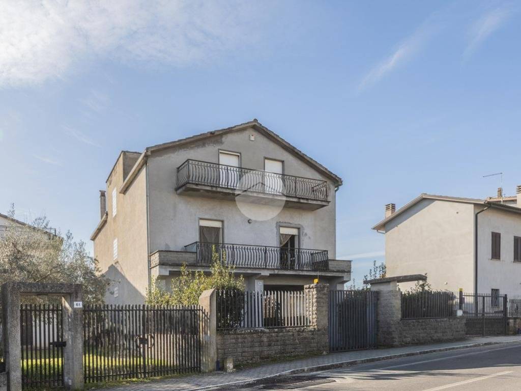 casa indipendente in vendita a Gallese