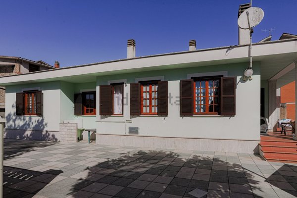 casa indipendente in vendita a Gallese