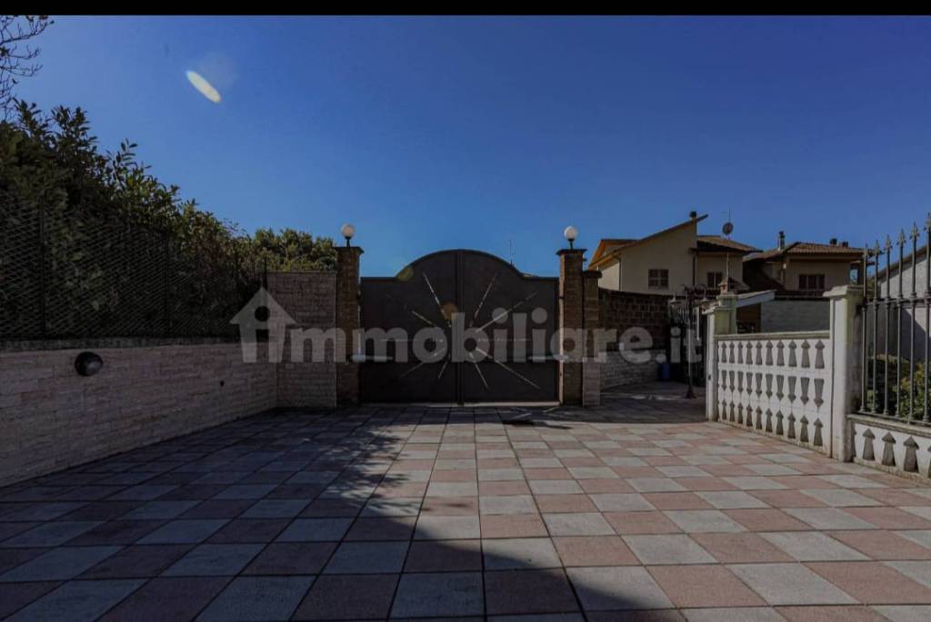 casa indipendente in vendita a Gallese