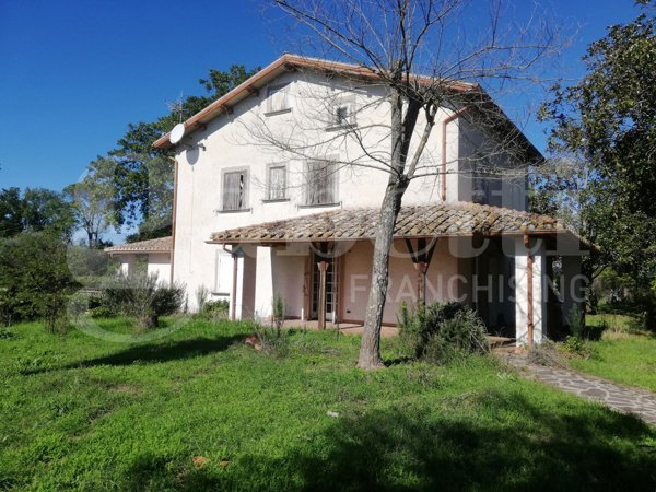 casa indipendente in vendita a Gallese