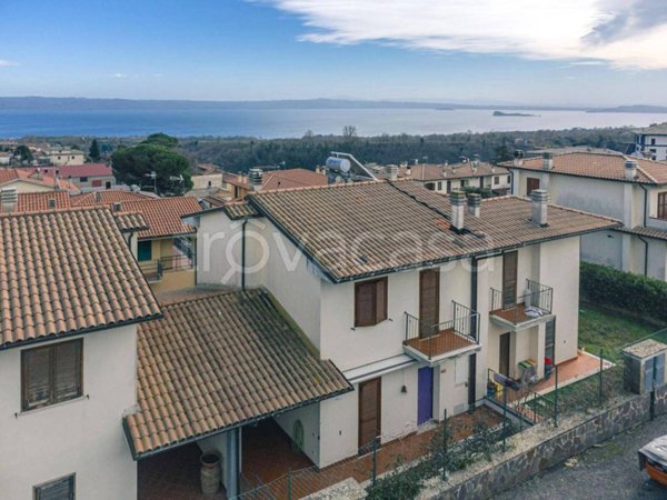 casa indipendente in vendita a Gradoli