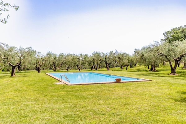 casa indipendente in vendita a Gradoli