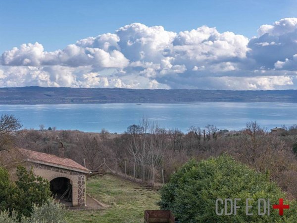 casa indipendente in vendita a Gradoli