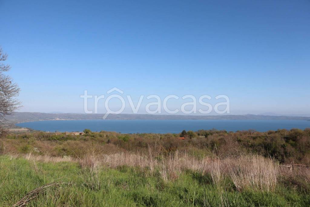 locale di sgombero in vendita a Gradoli in zona Cantoniera