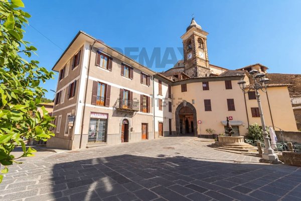 casa indipendente in vendita a Gradoli