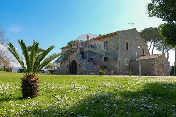 casa indipendente in vendita a Graffignano in zona Sipicciano