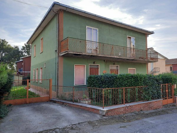 casa indipendente in vendita a Graffignano in zona Sipicciano