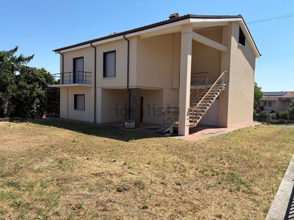 casa indipendente in vendita a Graffignano