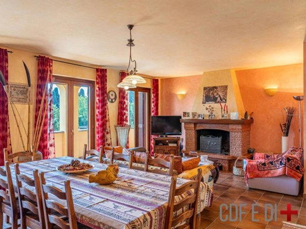 casa indipendente in vendita a Grotte di Castro