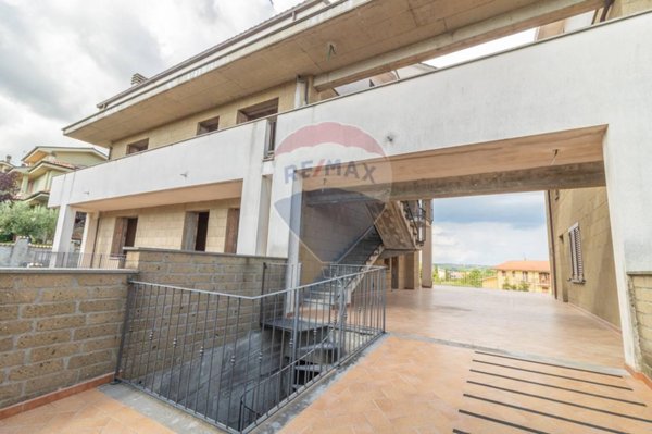 casa indipendente in vendita a Grotte di Castro