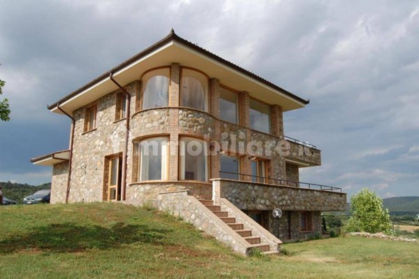 casa indipendente in vendita a Grotte di Castro