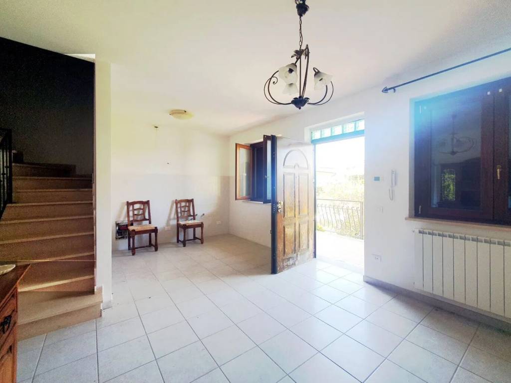 casa indipendente in vendita a Grotte di Castro