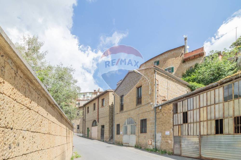 casa indipendente in vendita ad Ischia di Castro