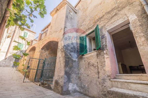 appartamento in vendita ad Ischia di Castro