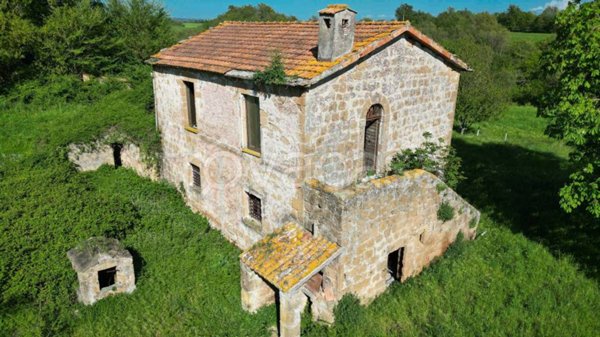 casa indipendente in vendita ad Ischia di Castro