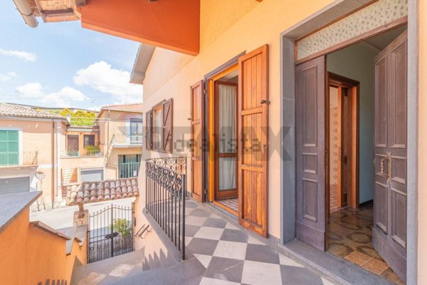 casa semindipendente in vendita ad Ischia di Castro