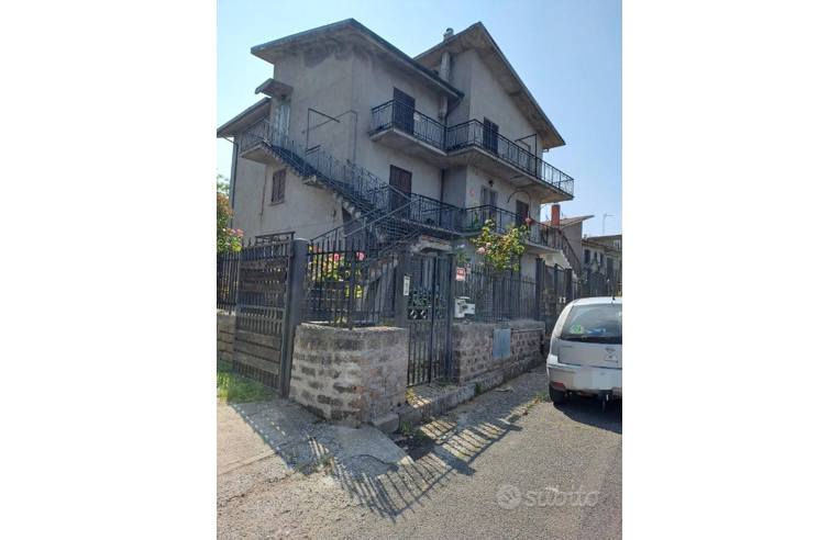 casa indipendente in vendita a Latera