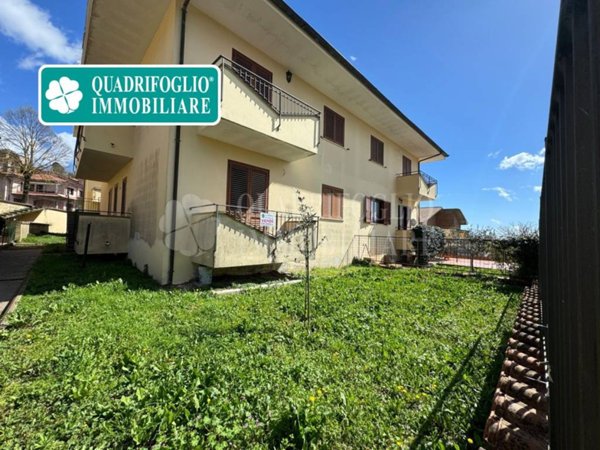 casa indipendente in vendita a Latera