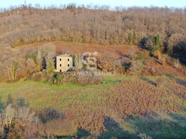 casa indipendente in vendita a Latera