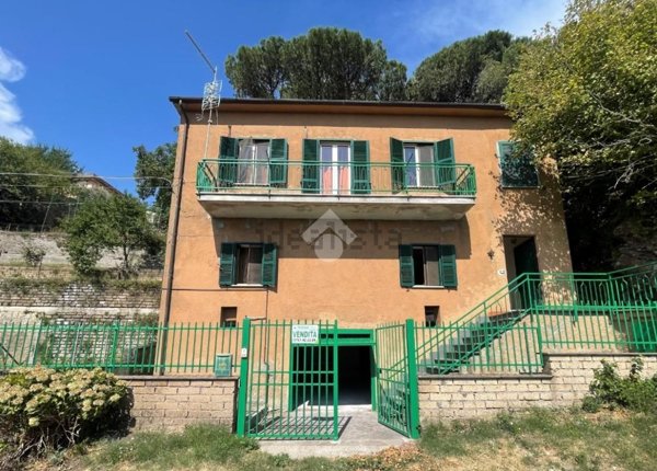 casa indipendente in vendita a Latera in zona Cantoniera di Latera